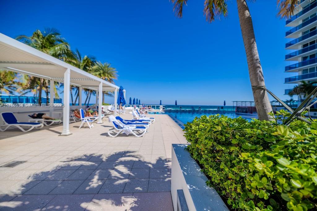 AQUARIUS CONDO - Residential