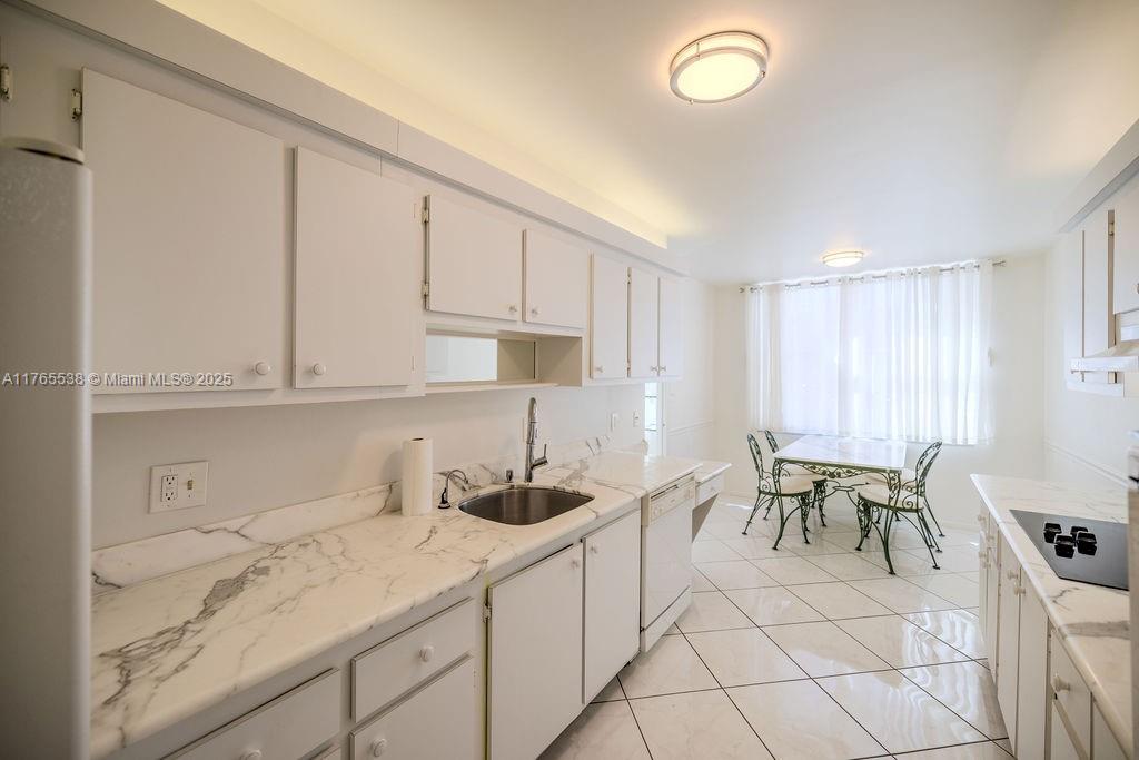 AQUARIUS CONDO - Residential