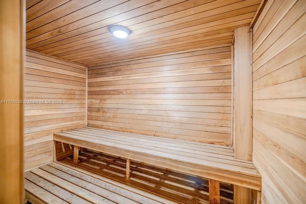 AQUARIUS CONDO - Residential