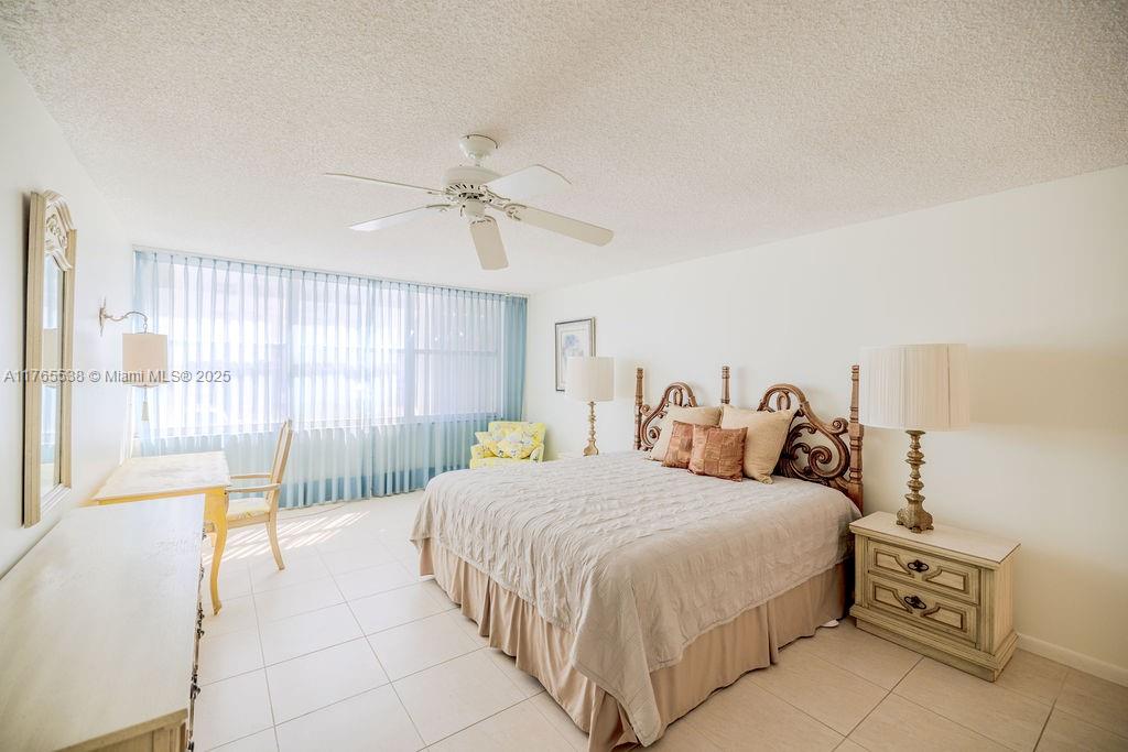 AQUARIUS CONDO - Residential