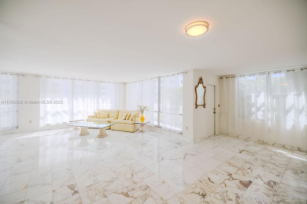 AQUARIUS CONDO - Residential