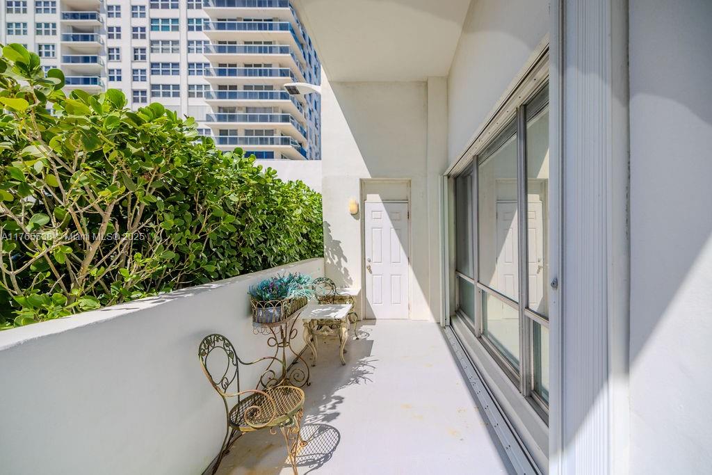 AQUARIUS CONDO - Residential