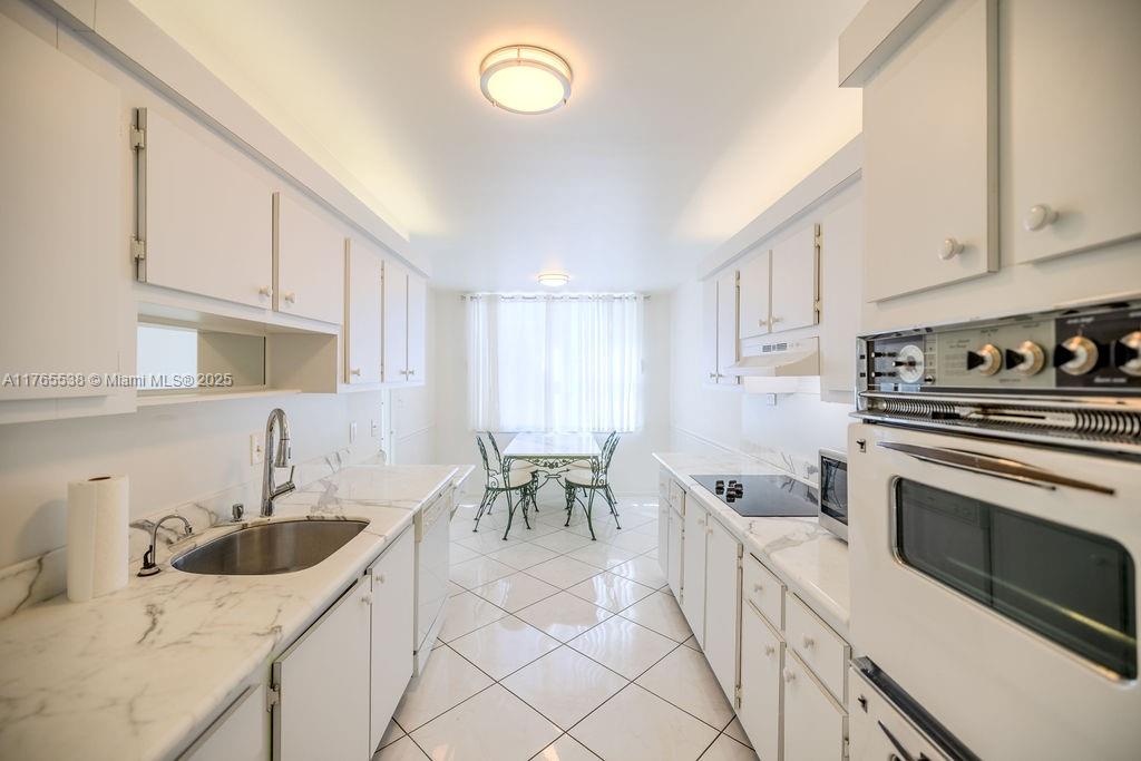 AQUARIUS CONDO - Residential