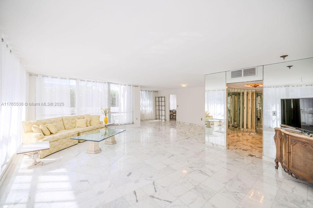 AQUARIUS CONDO - Residential