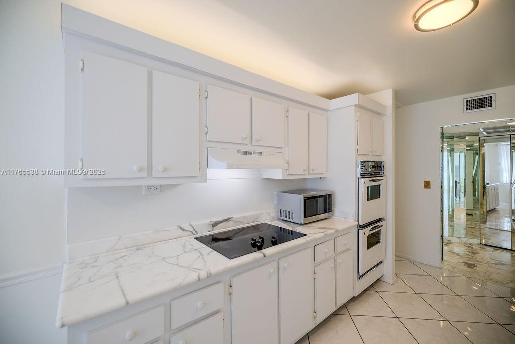 AQUARIUS CONDO - Residential