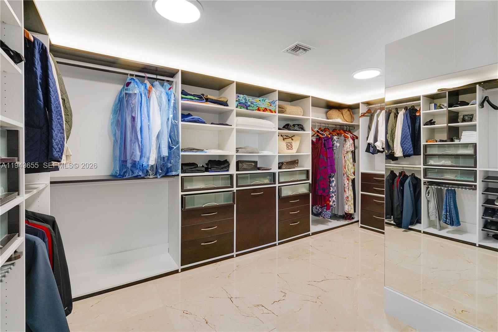 THE PENINSULA II CONDO - Residential