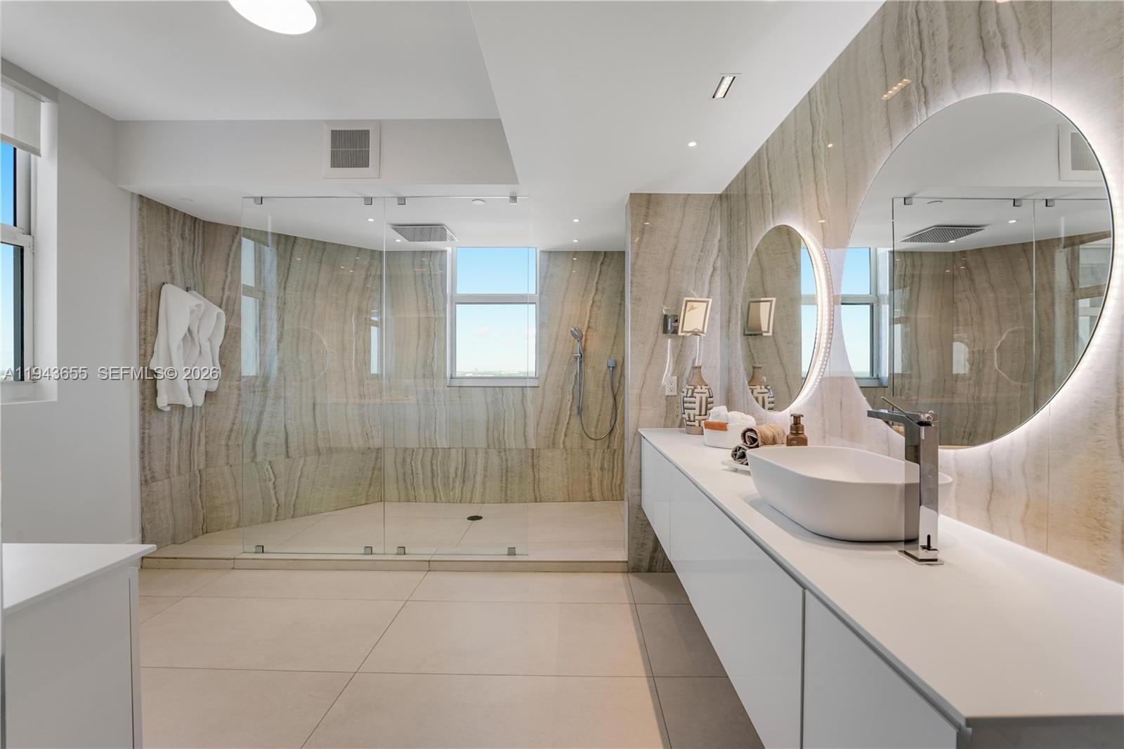 THE PENINSULA II CONDO - Residential