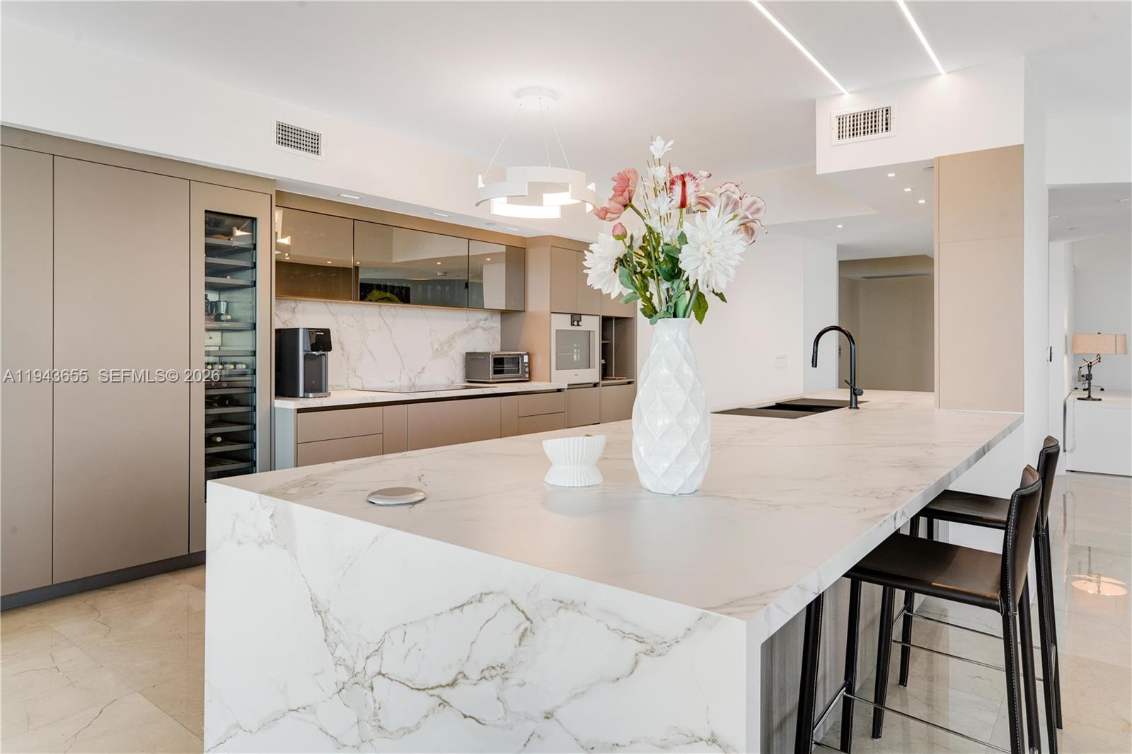 THE PENINSULA II CONDO - Residential