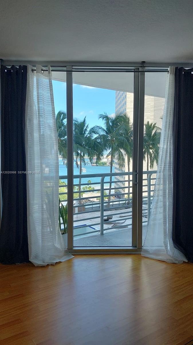 325 S BISCAYNE BL 1516