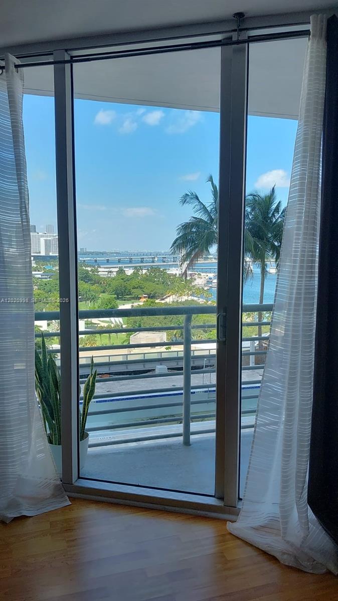 325 S BISCAYNE BL 1516