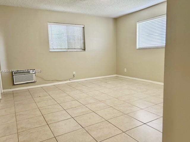 COUNTRY CLUB HOMES - Residential