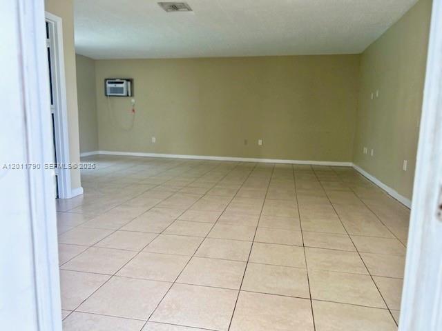 COUNTRY CLUB HOMES - Residential