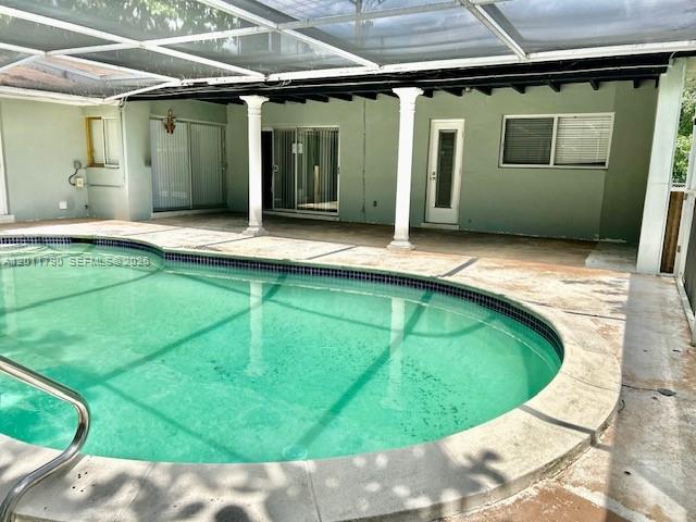 COUNTRY CLUB HOMES - Residential