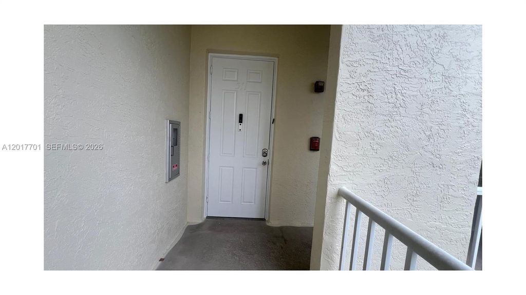 Photo of 3600 Oaks Clubhouse Dr #511, Pompano Beach, FL 33069 (MLS # A12017701)