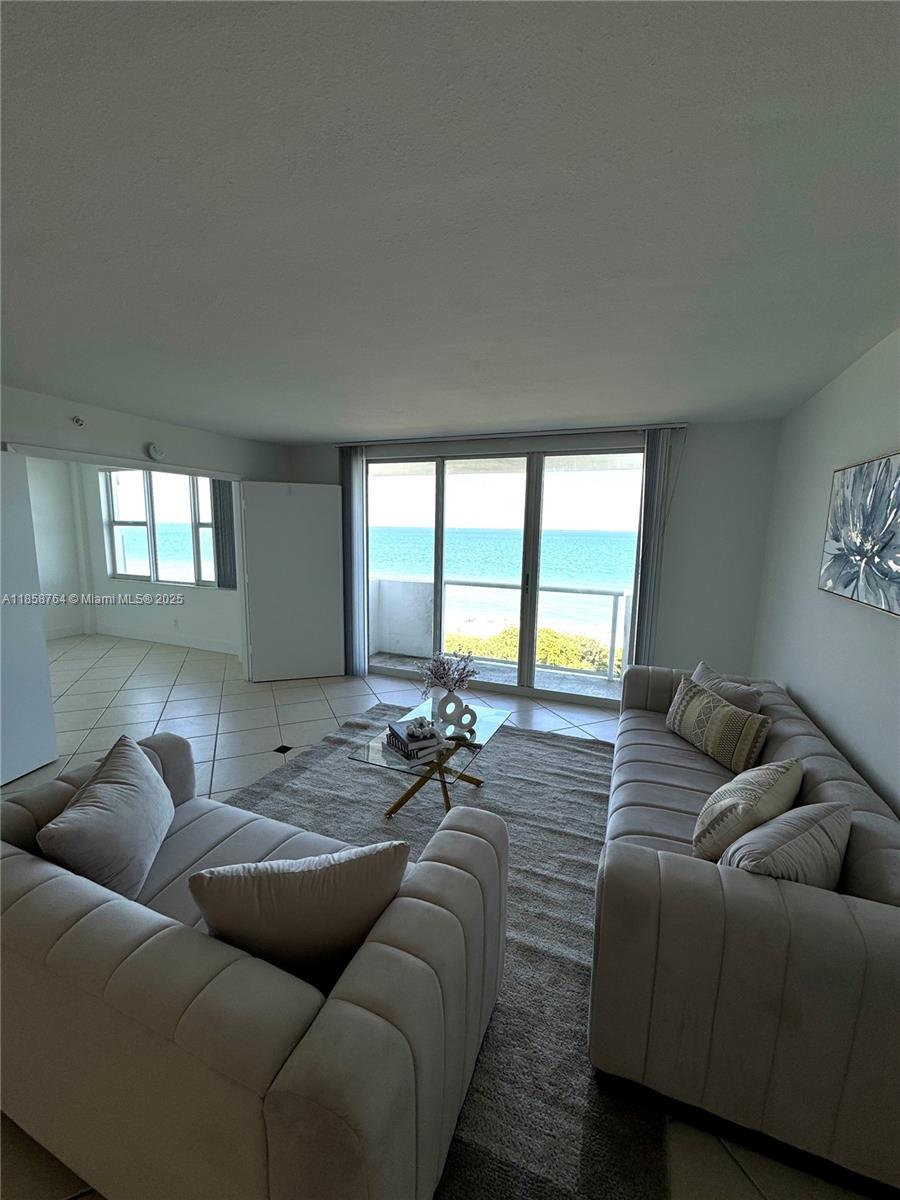 CARLISLE ON THE OCEAN CON - Residential