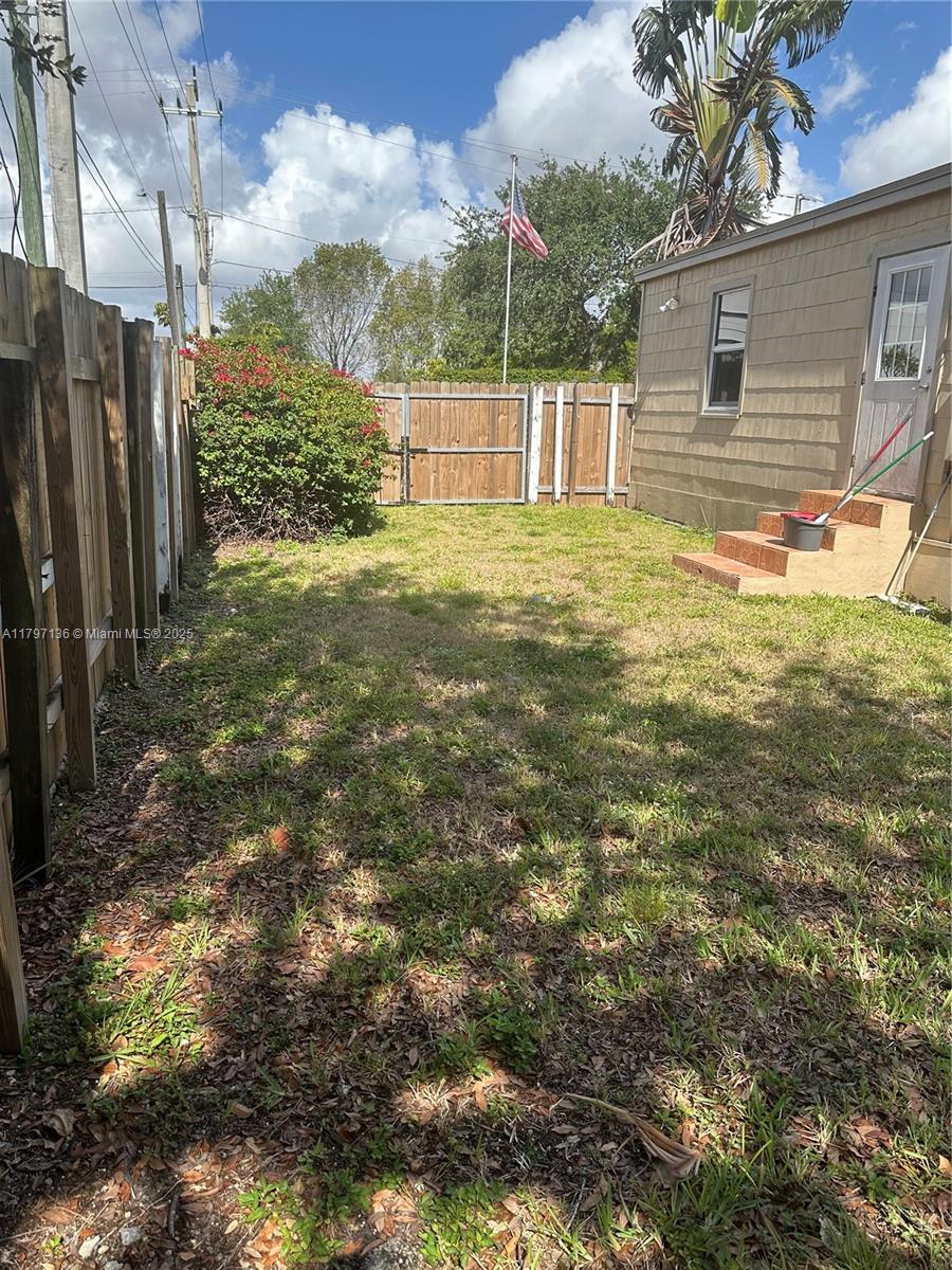 201 Ludlam Dr