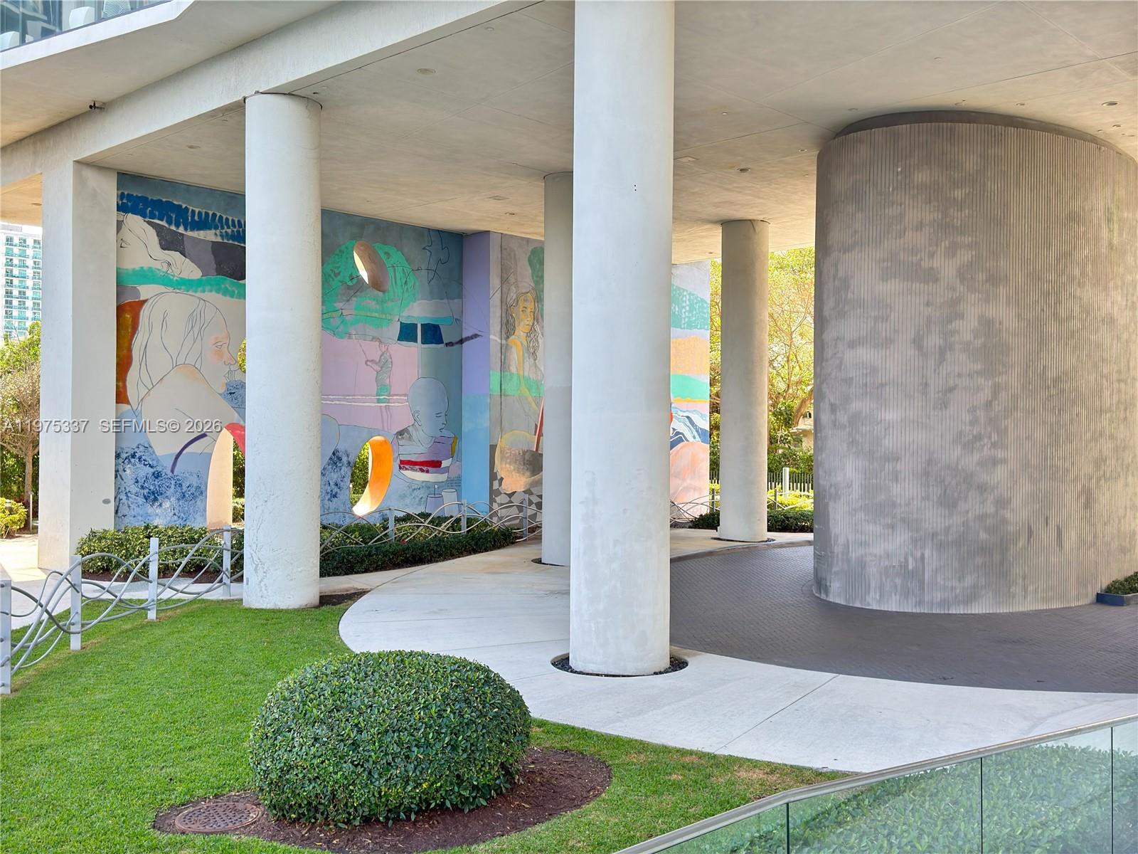 ICON BAY CONDO - Residential