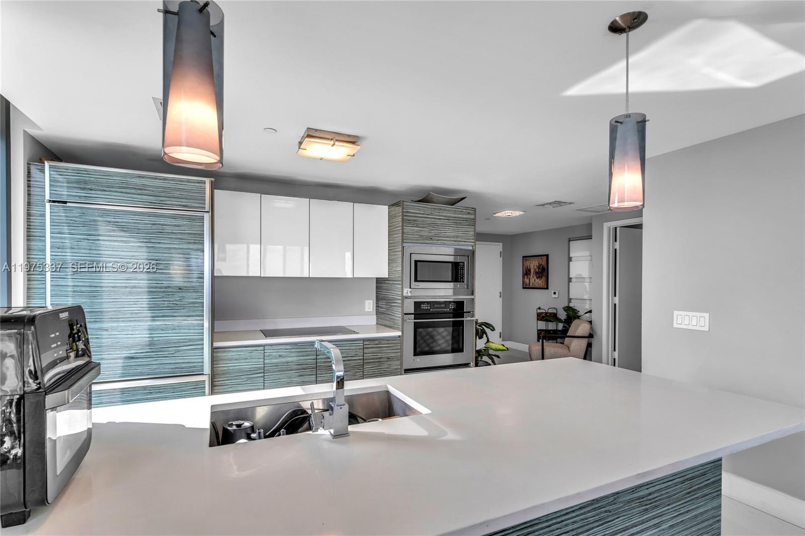 ICON BAY CONDO - Residential