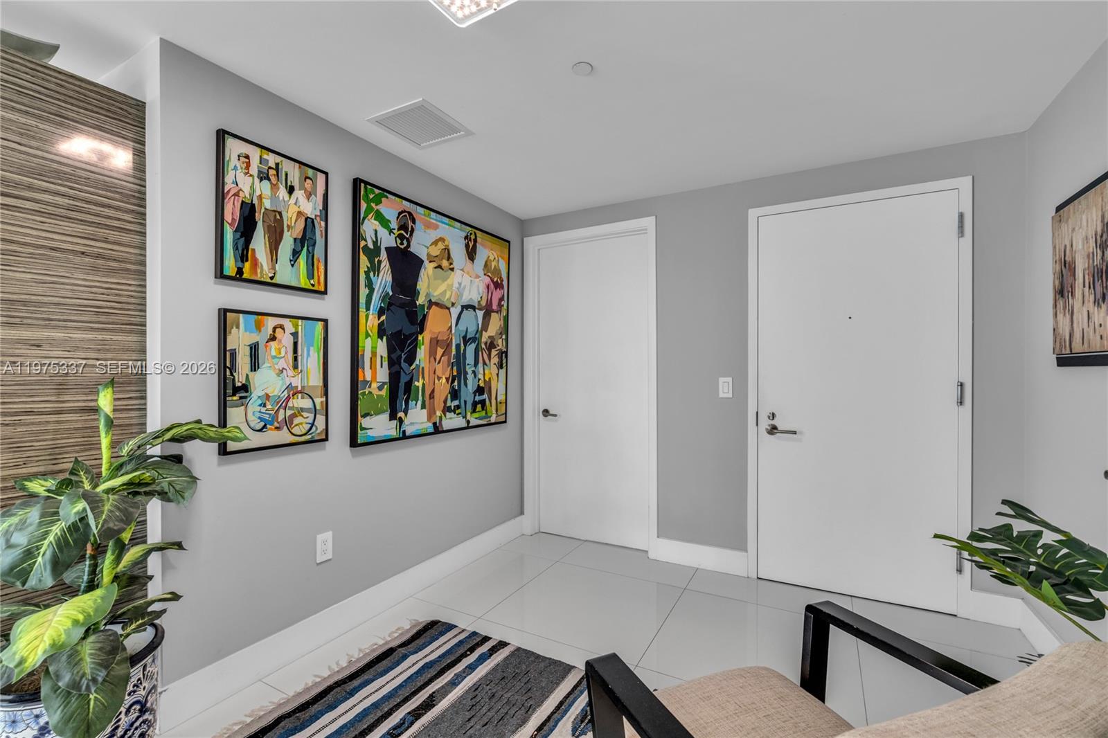 ICON BAY CONDO - Residential