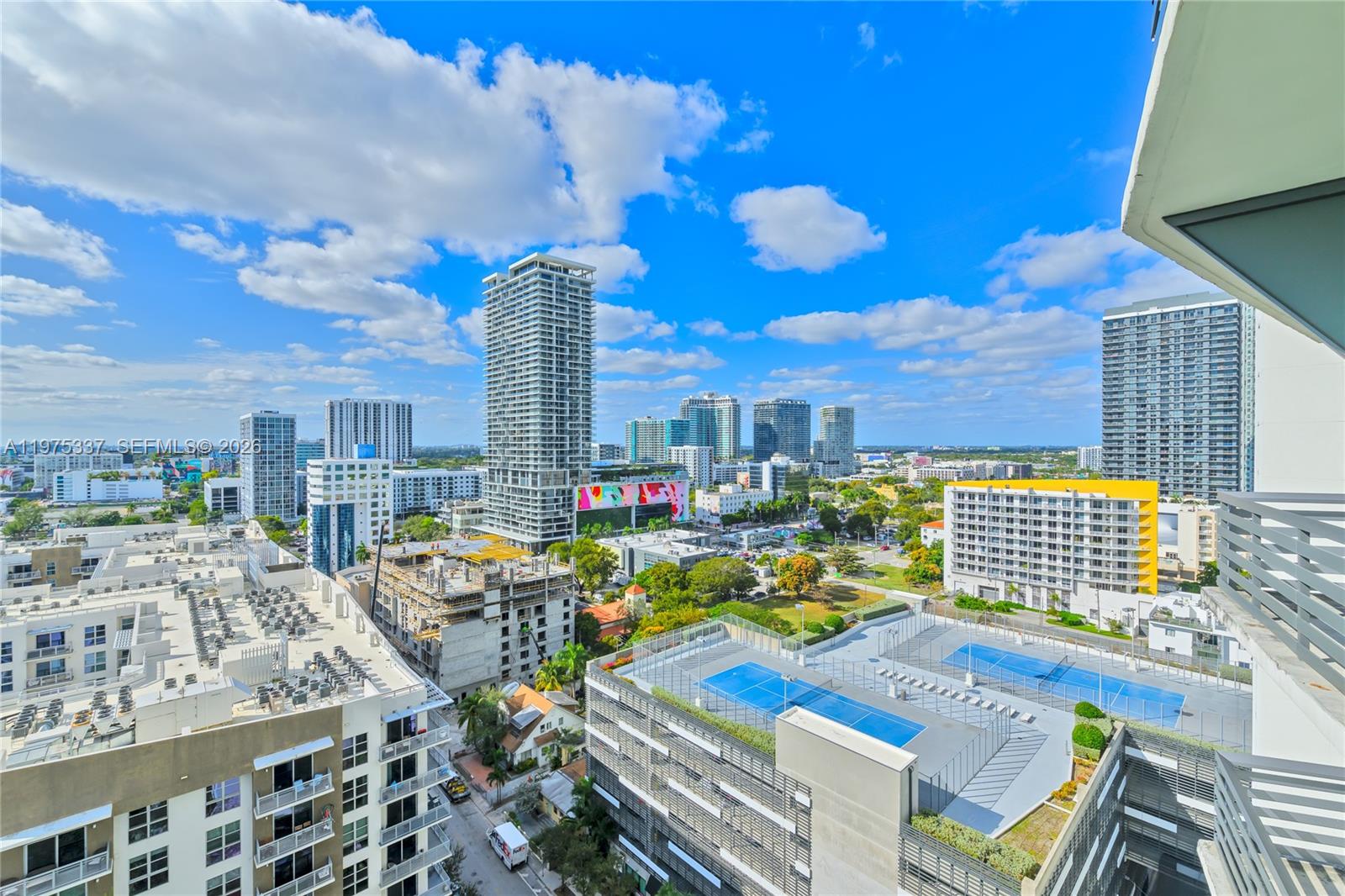 ICON BAY CONDO - Residential