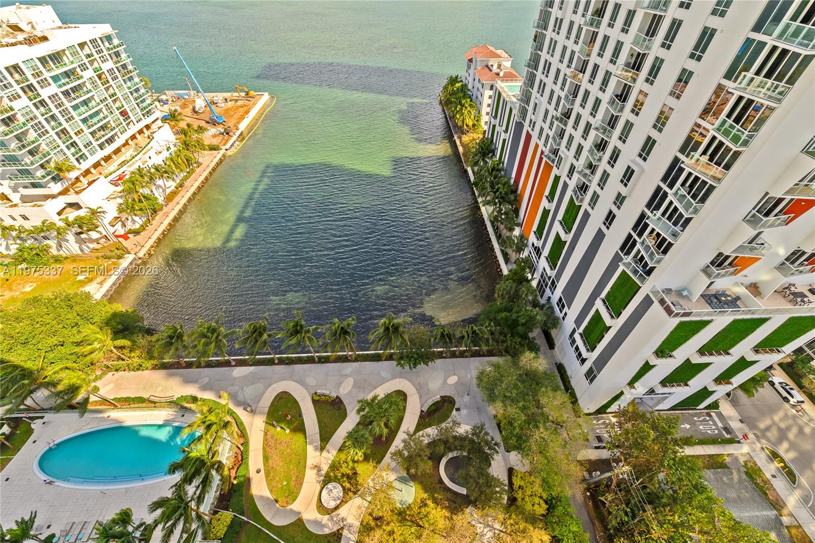 ICON BAY CONDO - Residential