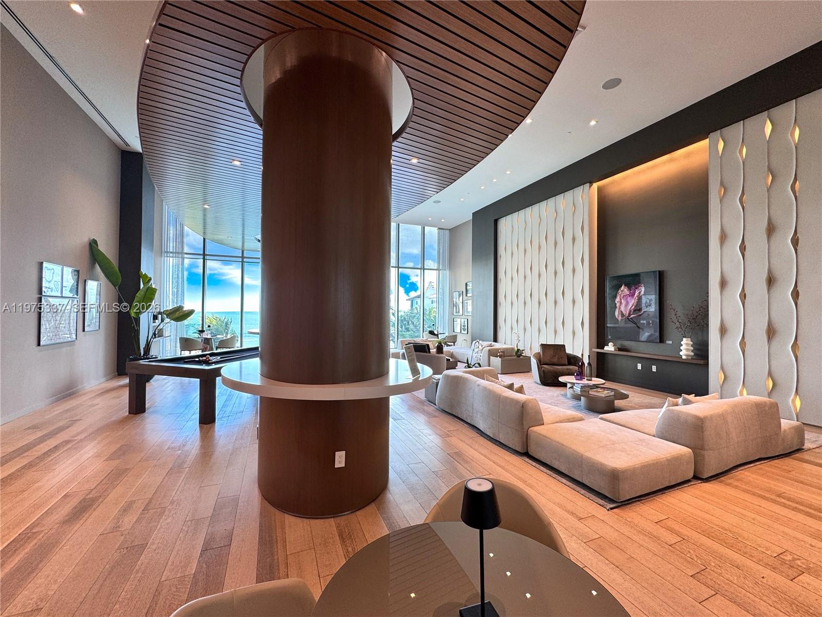 ICON BAY CONDO - Residential