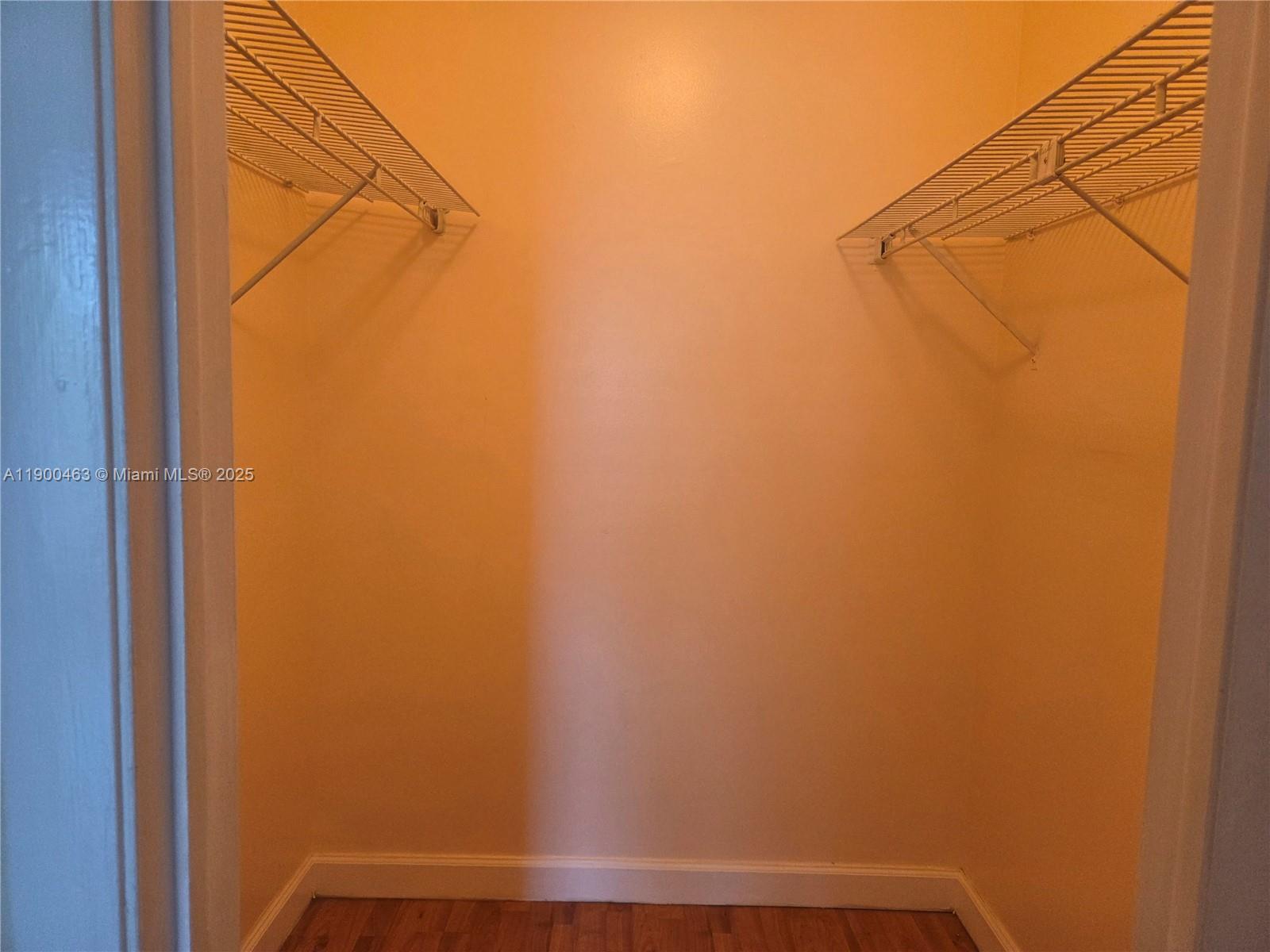 THE MEADOWS LAKE NORTH CO - Residential Lease