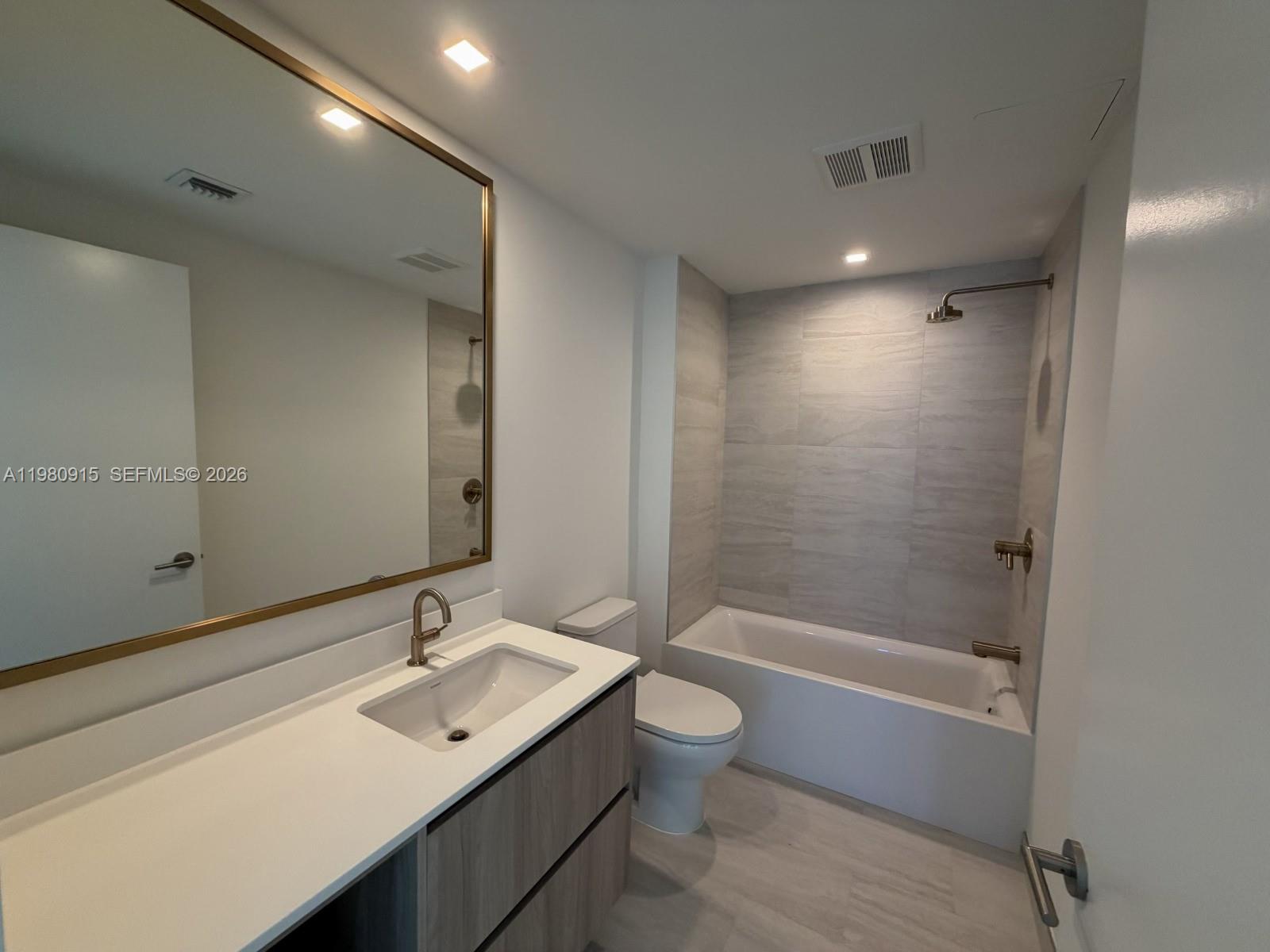 Viceroy Residence - Residential Lease