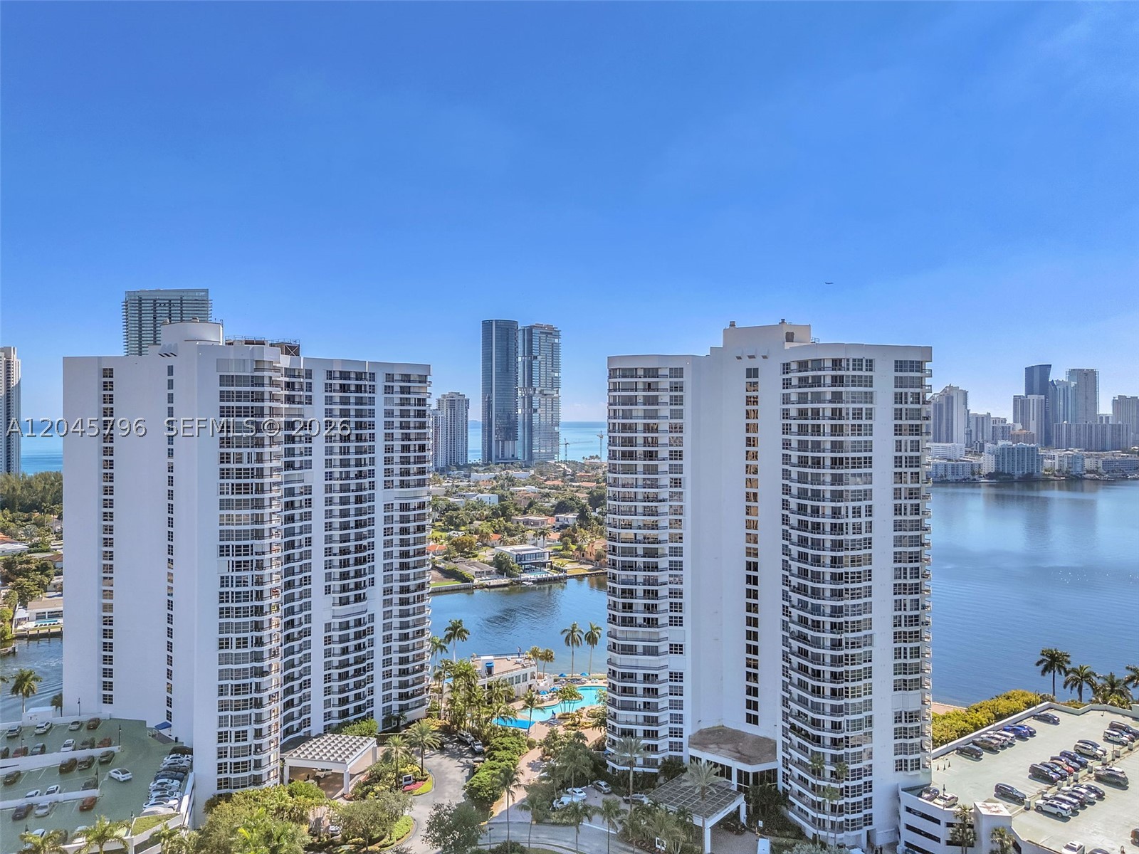 19101 Mystic Pointe Dr PH6
