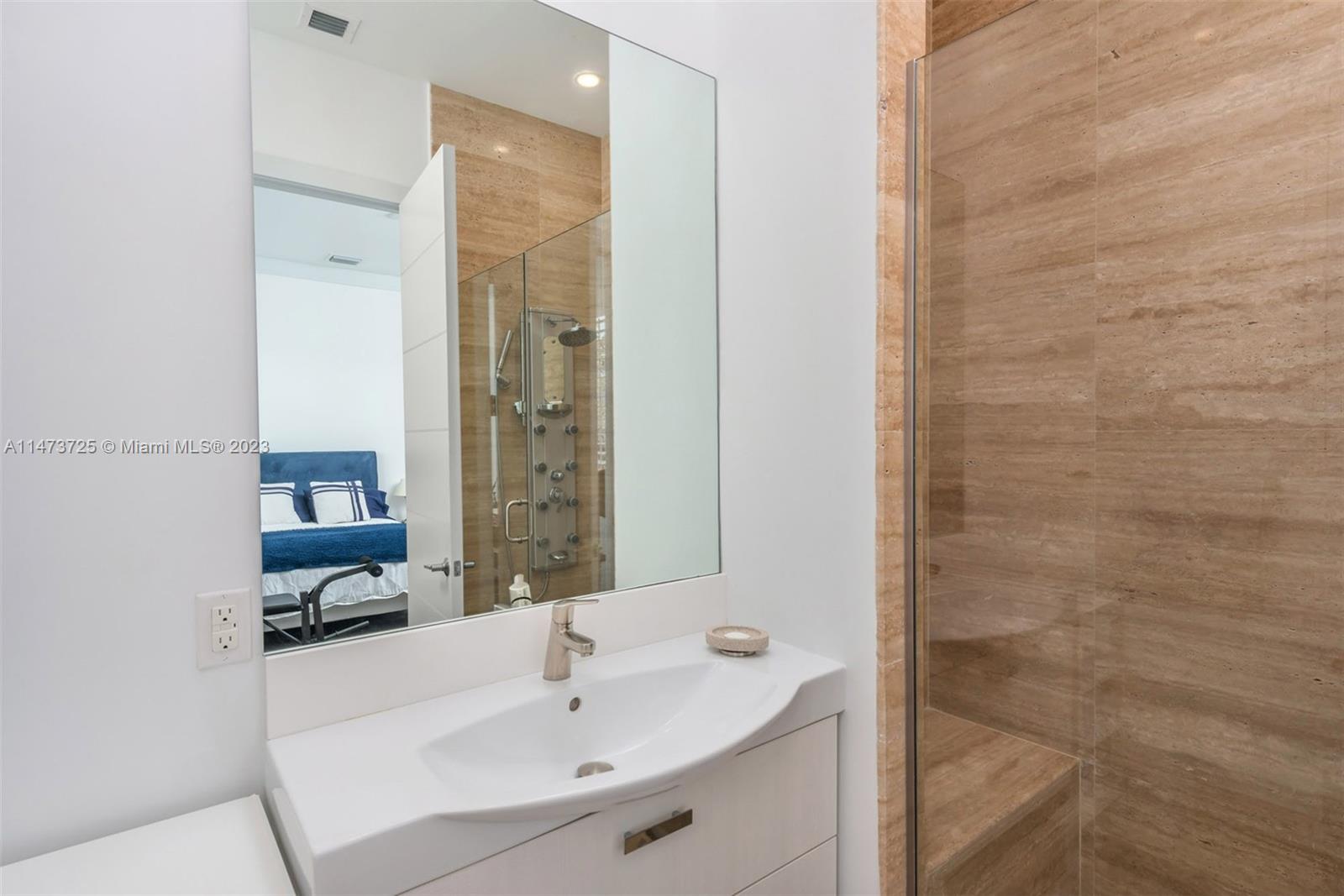 TROPICAL ISLE HOMES SUB 4 - Residential