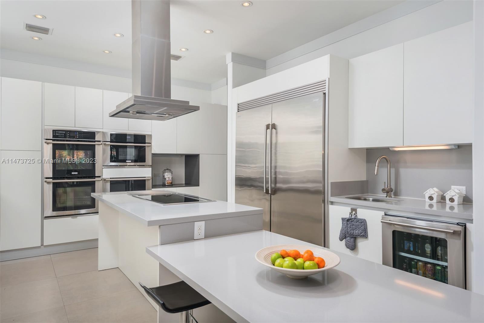 TROPICAL ISLE HOMES SUB 4 - Residential