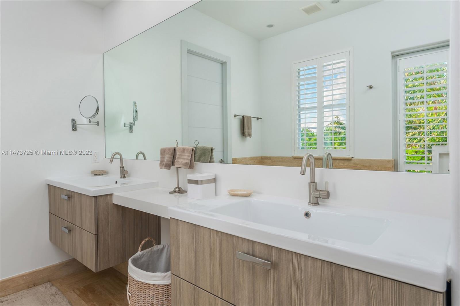 TROPICAL ISLE HOMES SUB 4 - Residential