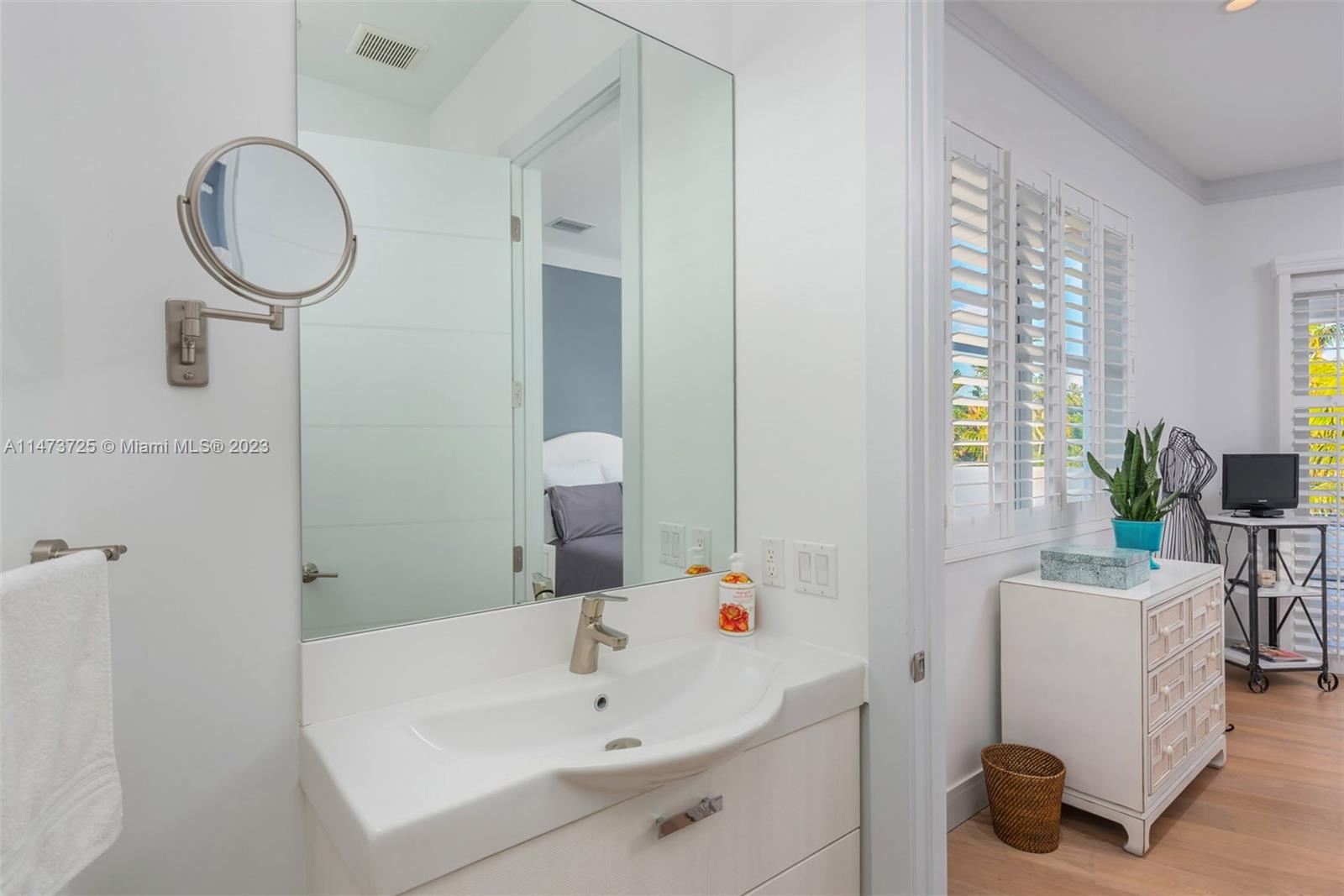 TROPICAL ISLE HOMES SUB 4 - Residential