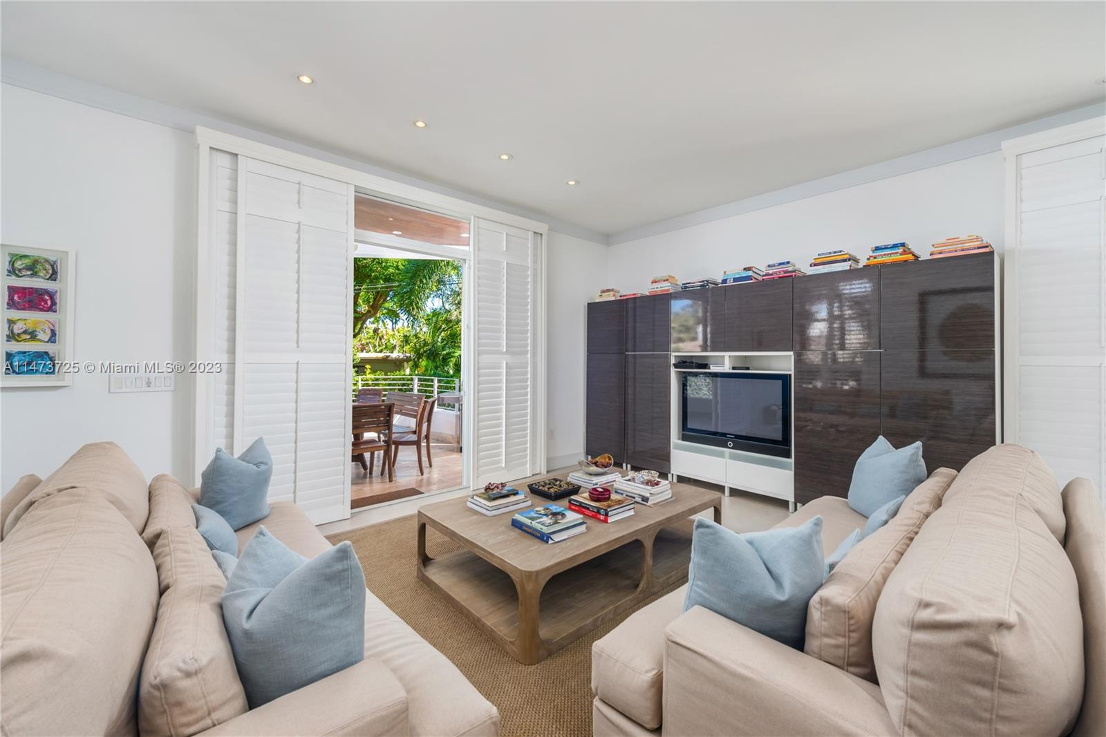 TROPICAL ISLE HOMES SUB 4 - Residential