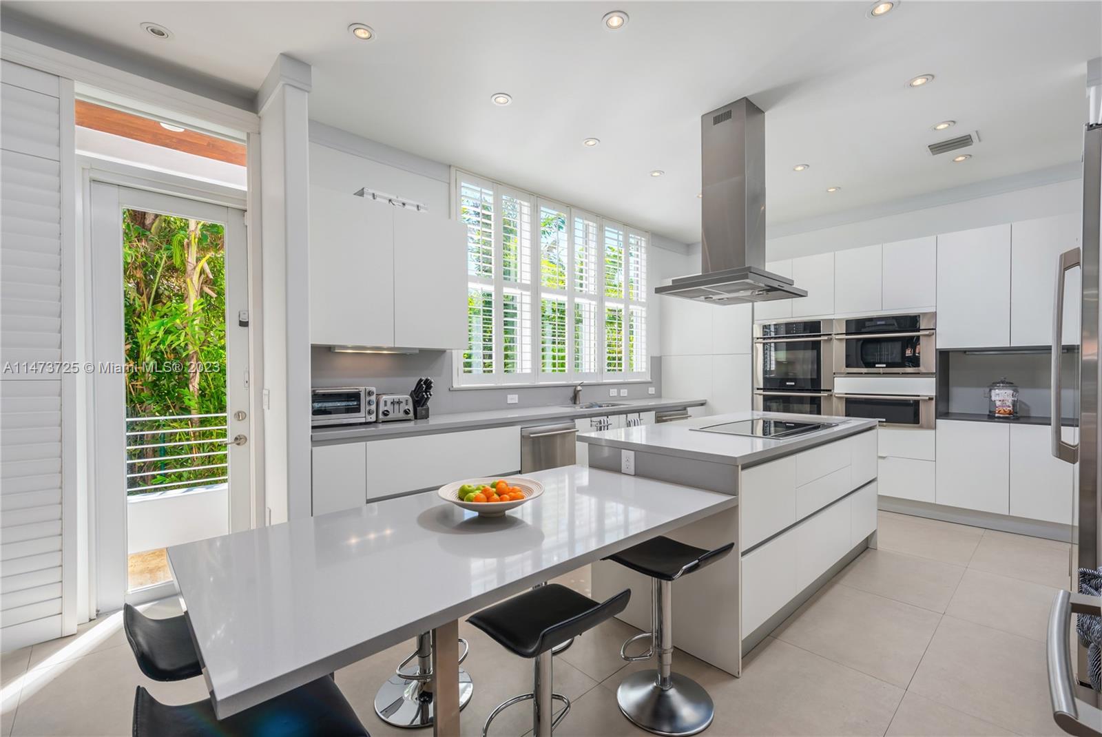 TROPICAL ISLE HOMES SUB 4 - Residential