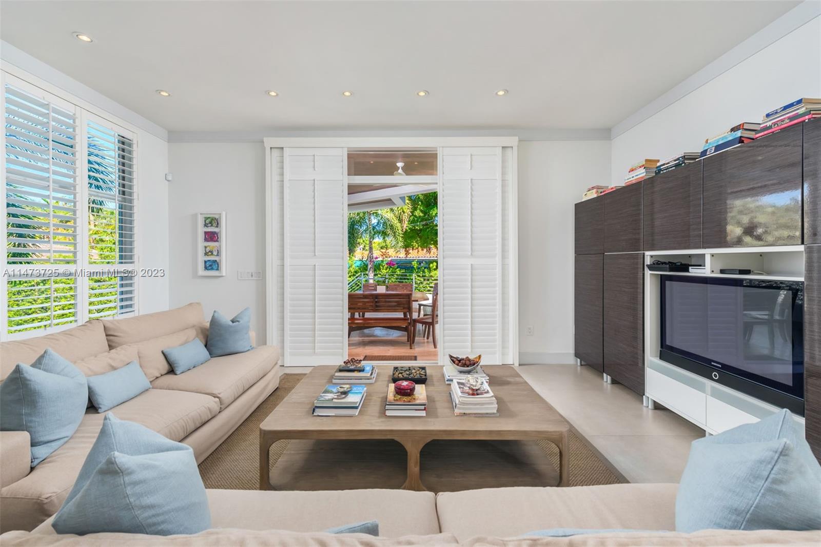 TROPICAL ISLE HOMES SUB 4 - Residential