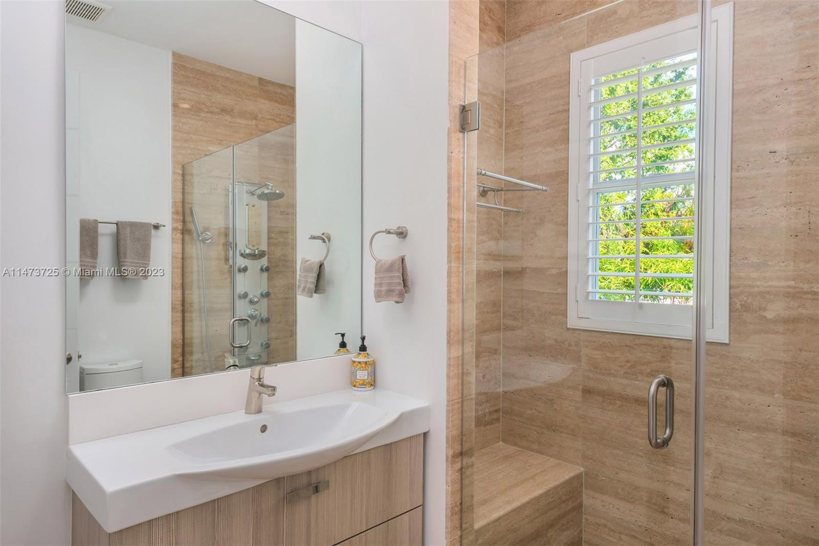 TROPICAL ISLE HOMES SUB 4 - Residential