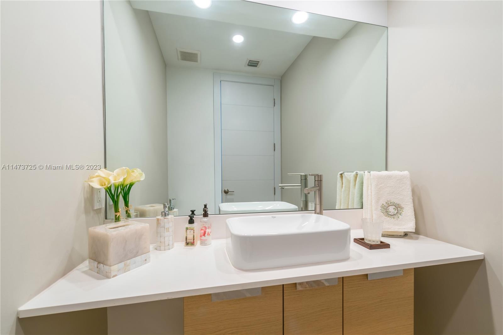 TROPICAL ISLE HOMES SUB 4 - Residential