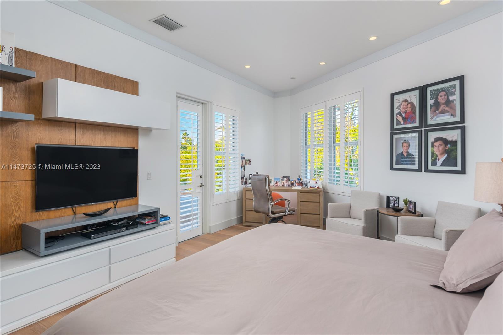 TROPICAL ISLE HOMES SUB 4 - Residential