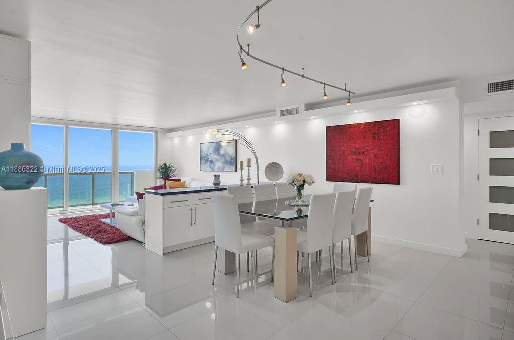 6039 Collins Ave 1126
