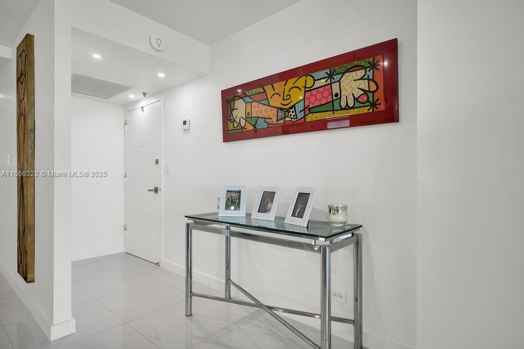 MAISON GRANDE CONDO - Residential