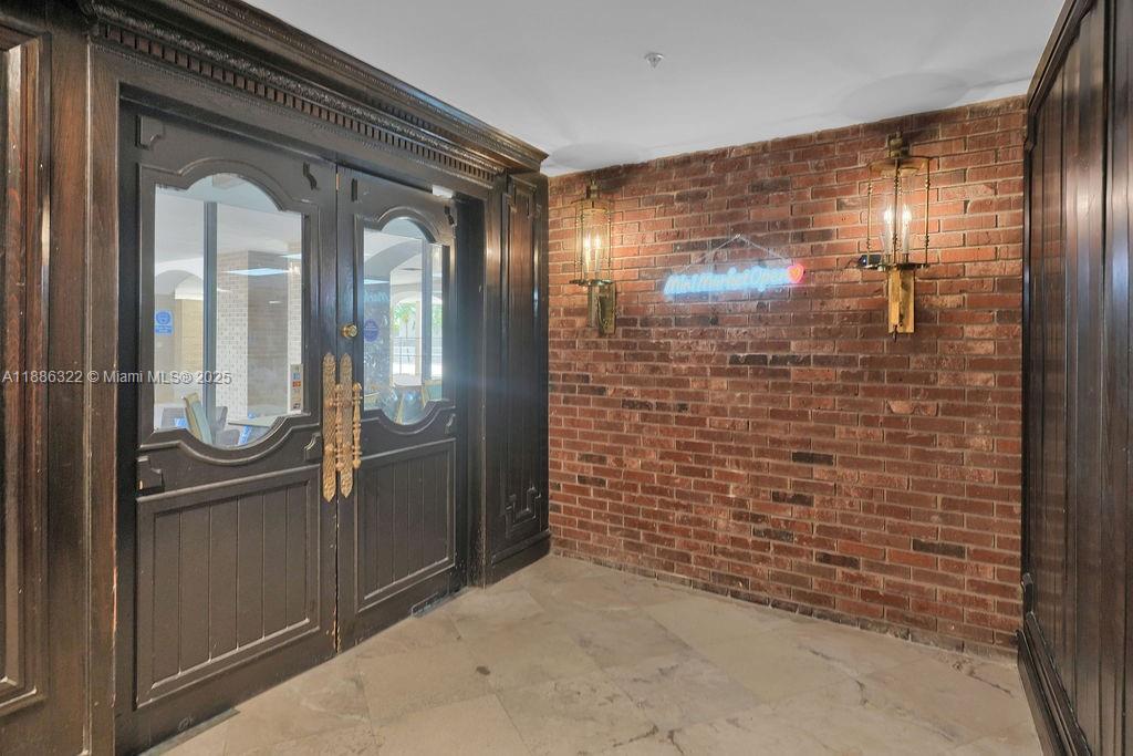 MAISON GRANDE CONDO - Residential