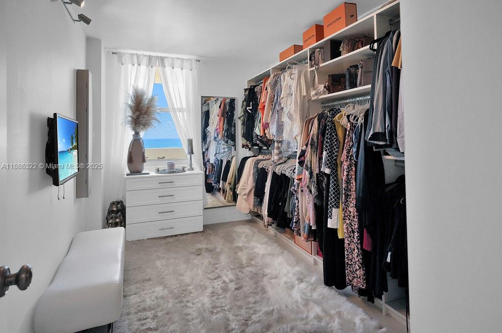 MAISON GRANDE CONDO - Residential