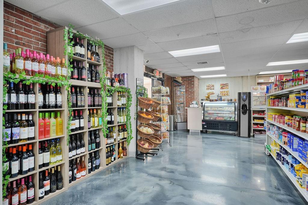 MAISON GRANDE CONDO - Residential