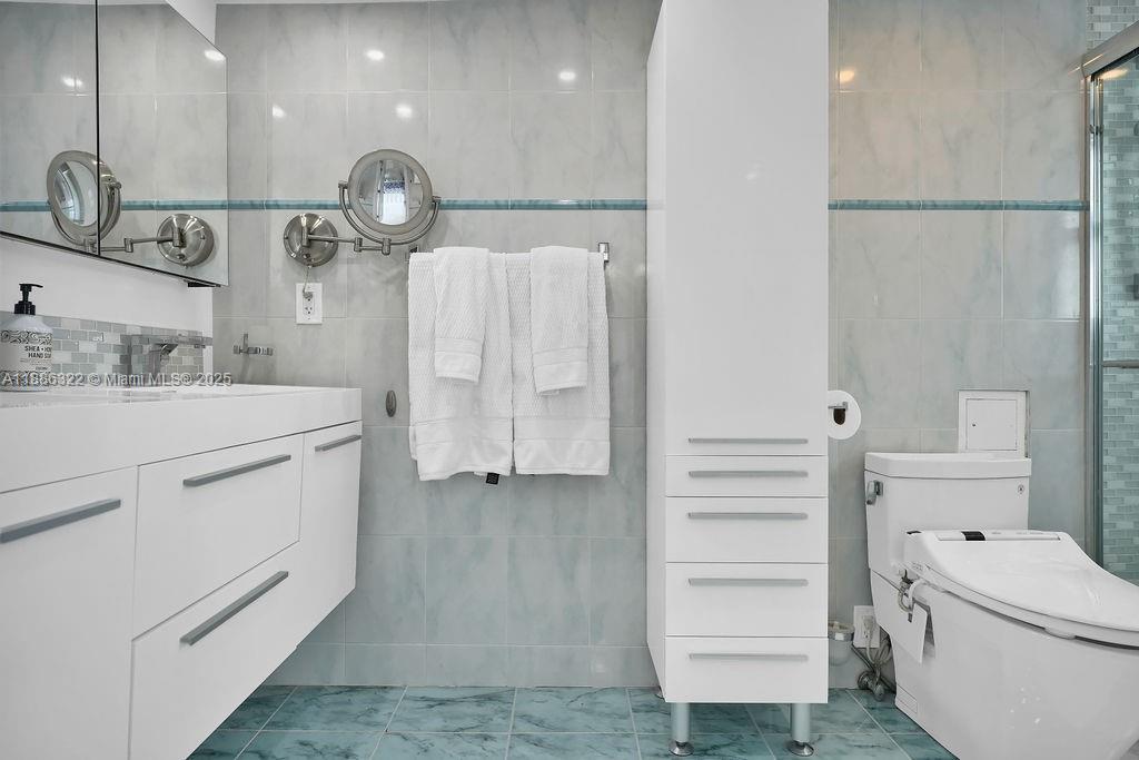 MAISON GRANDE CONDO - Residential