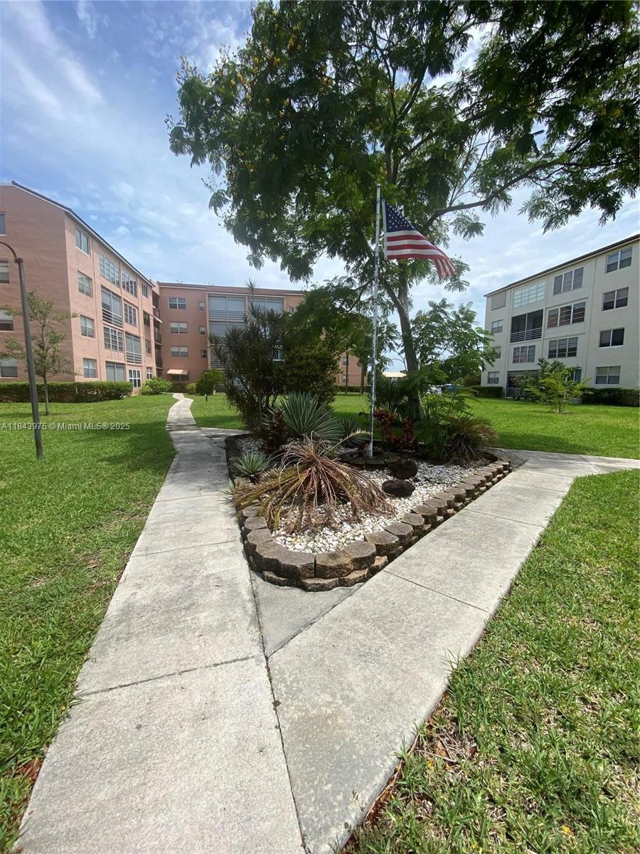 Great condo one bedroom and one bathroom for rent in a 55 plus Community great amenities Clubhouse, swimming pool, Tennis course, exercise room and much more. Rent included water , sewer, and garbage. Update unit with new wood flooring and upgrade bathroom, Kitchen will be upgrade and Range-e will be replace.
Don't miss it!!! Unit available for rent with option to purchase !! This conveniently located close to the main Avenue, shopping center!!! Please call listing Agent for showing instruction at 754-368-0681.