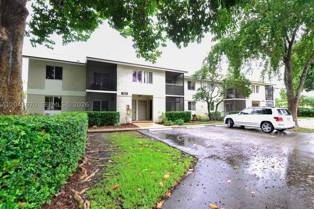 Photo of 703 Gardens Dr #102, Pompano Beach, FL 33069 (MLS # A12041070)