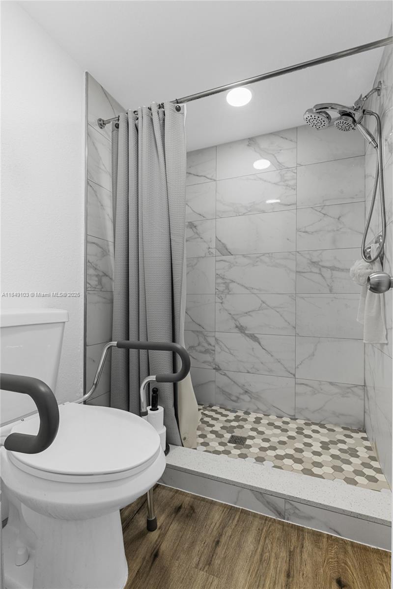 SUNRISE LAKES 183 CONDO - Residential