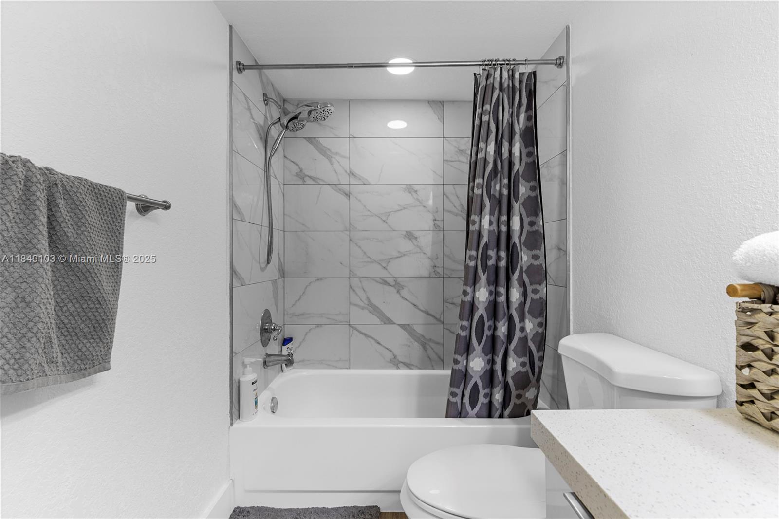 SUNRISE LAKES 183 CONDO - Residential