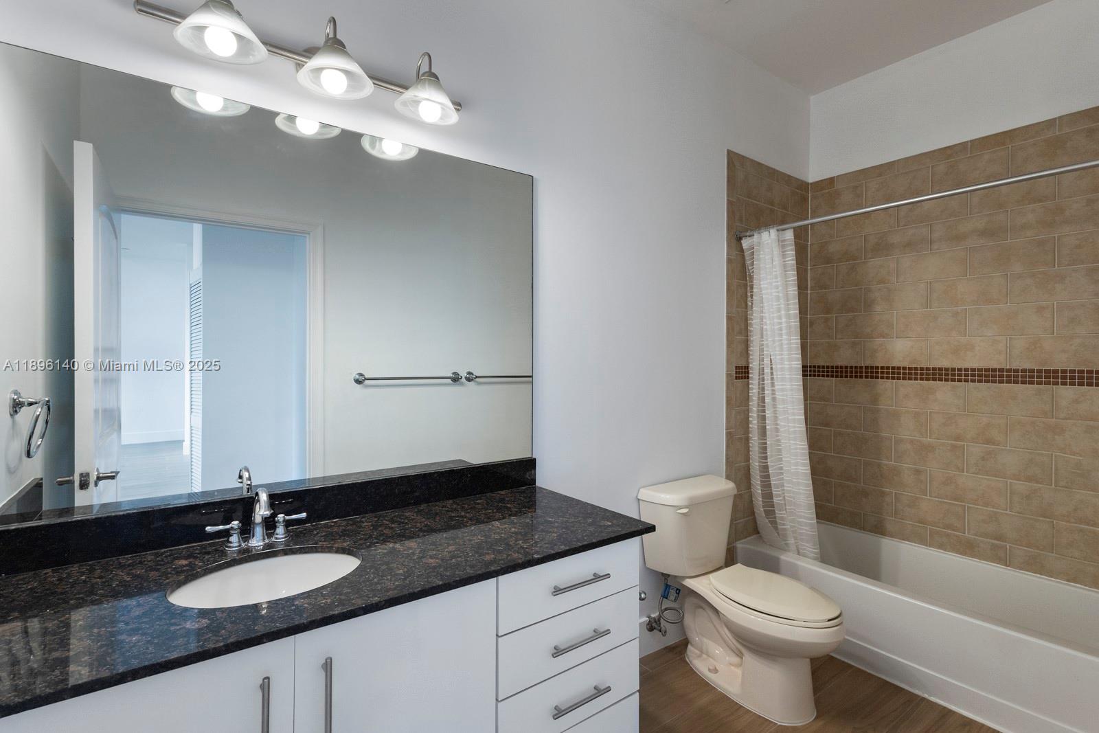 TOSCANO CONDO - Residential